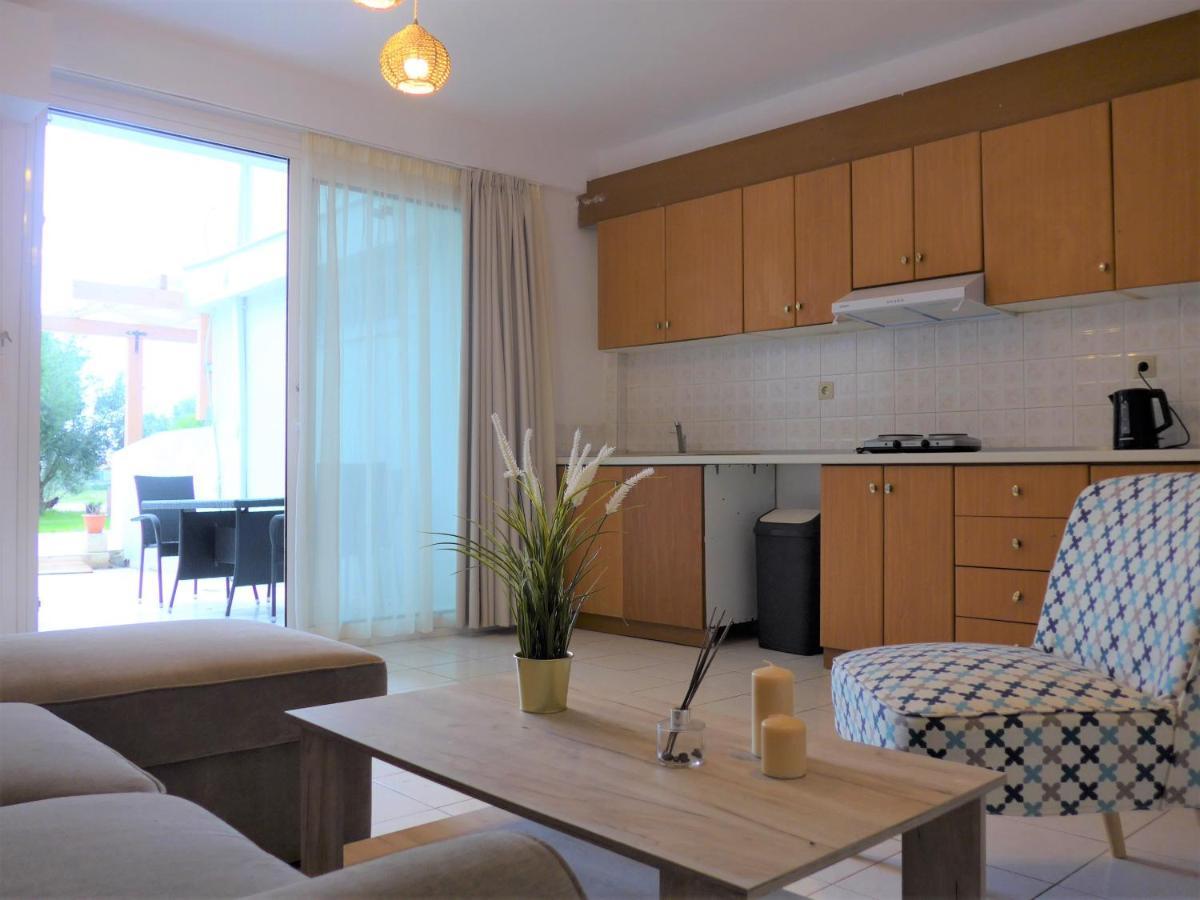 Kalamaki Plaza Apartments Экстерьер фото