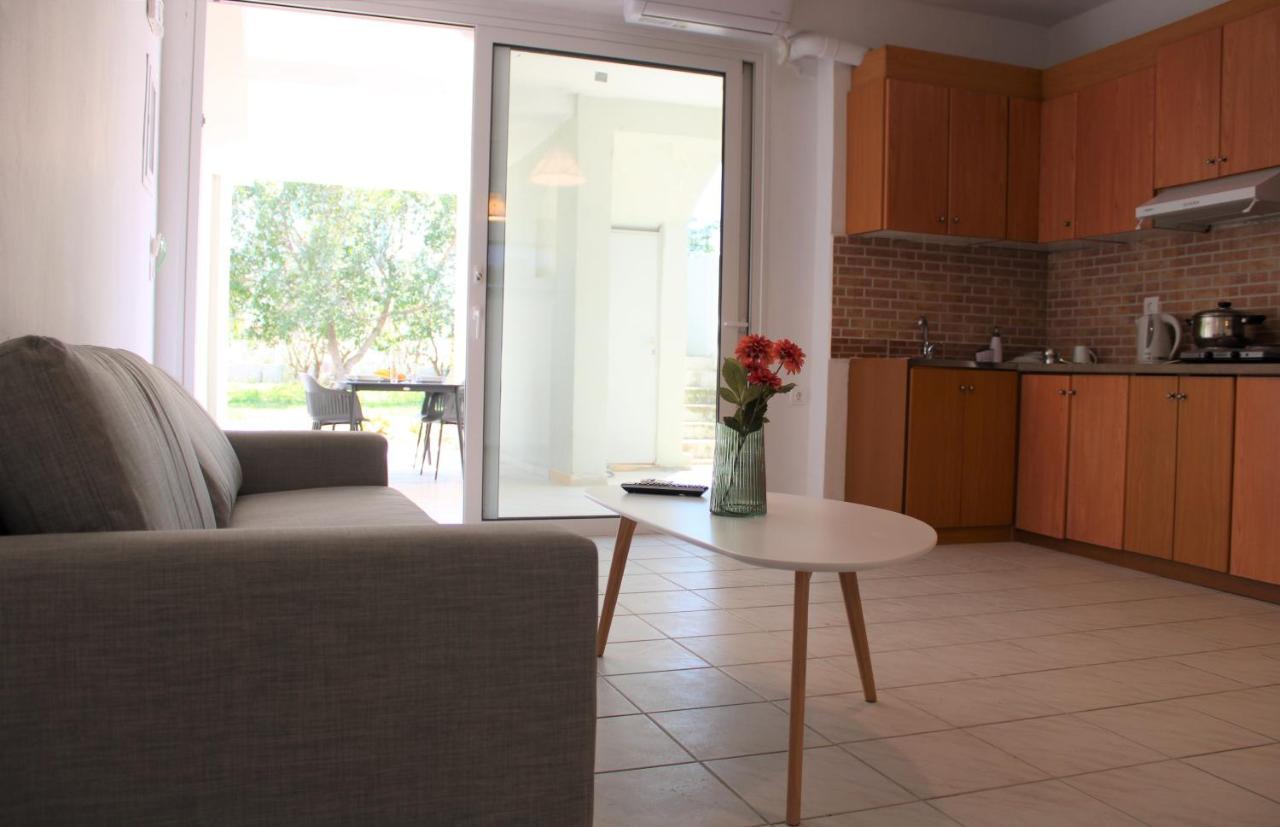 Kalamaki Plaza Apartments Экстерьер фото
